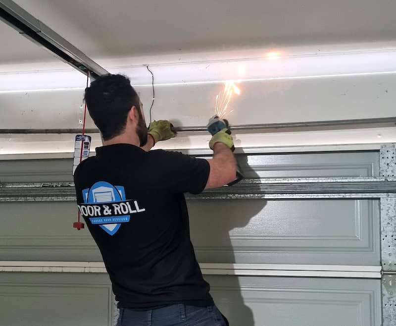 best way to lubricate a garage door Lubricating a Garage Door main image 1